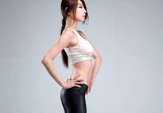 什么是收腹运动，腹部收腹运动（动作要领之挺胸收腹是这样做到的）