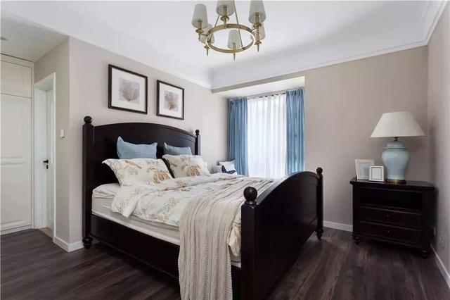 房间床的正确摆放位置方向，家庭床的摆放位置方向（床头朝哪边好，别纠结了！）