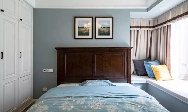 房间床的正确摆放位置方向，家庭床的摆放位置方向（床头朝哪边好，别纠结了！）