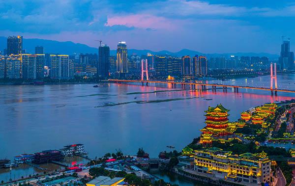 滕王阁在哪个省，滕王阁在什么省（滕王阁：落霞与孤鹜齐飞）