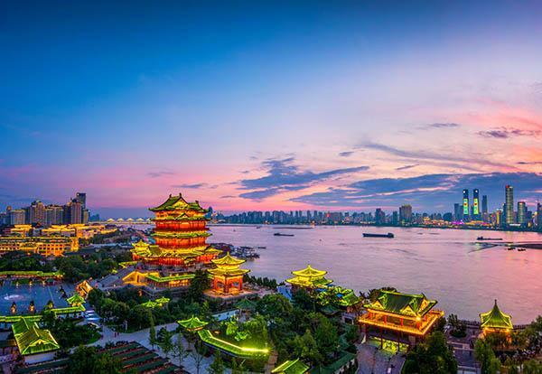 滕王阁在哪个省，滕王阁在什么省（滕王阁：落霞与孤鹜齐飞）