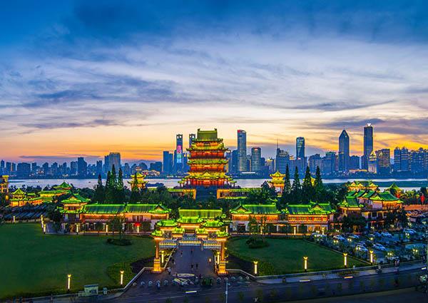 滕王阁在哪个省，滕王阁在什么省（滕王阁：落霞与孤鹜齐飞）