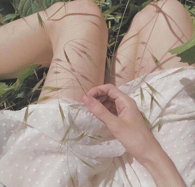 女生头像下半身，下半身女头微信（女生软妹头像/部位头像）