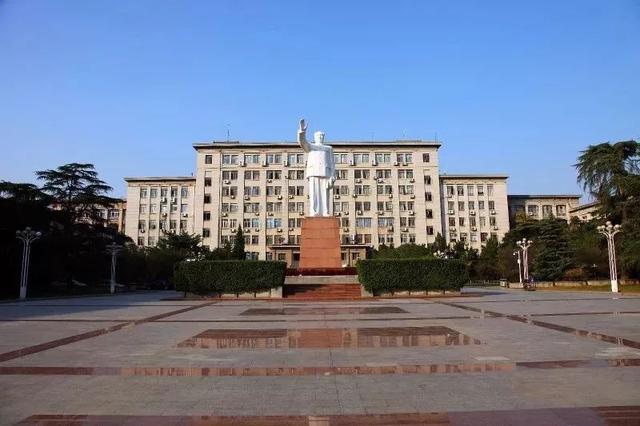 华中师范大学在哪里，华中师大在哪里（以华中师大为坐标原点）