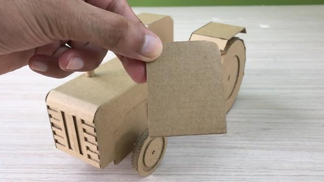 手工纸盒的制作，抽纸盒手工制作方法（教你如何制作迷你拖拉机）