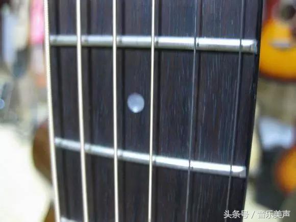 吉他背带安装图解，吉他背带怎么绑（学吉他前必知的几大知识点）