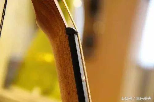 吉他背带安装图解，吉他背带怎么绑（学吉他前必知的几大知识点）