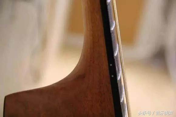 吉他背带安装图解，吉他背带怎么绑（学吉他前必知的几大知识点）