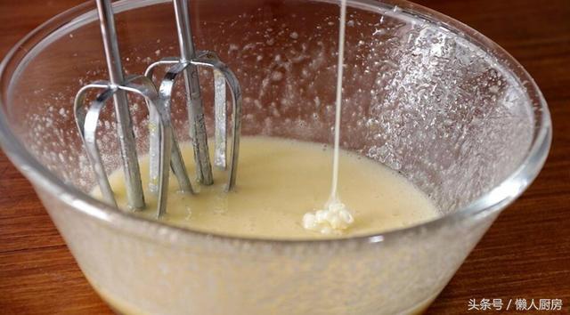 沙拉酱是用什么做的，白色沙拉酱是什么做的（这是沙拉酱的做法和配方）