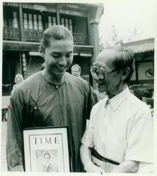 黄昏英文版原唱，黄昏英文版原唱女声（依然没有一部中国电影可以超越它）