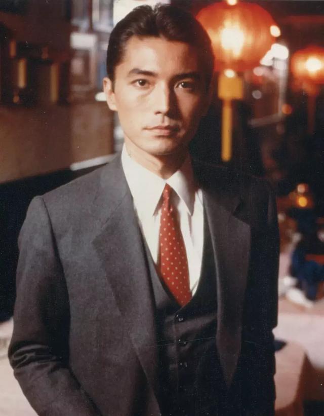 黄昏英文版原唱，黄昏英文版原唱女声（依然没有一部中国电影可以超越它）