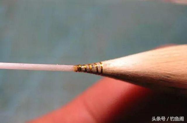 钓鱼怎样看浮标，钓鱼怎样看浮标是否鱼已经上钩（它就是一只好浮漂）