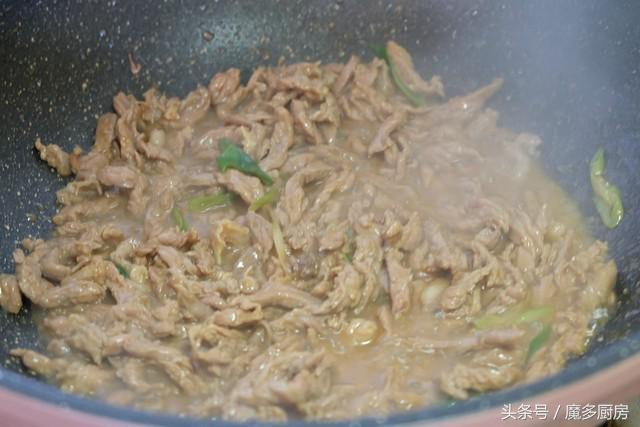 炒牛肉的做法大全家常，炒牛肉做法 最正宗的做法（牛肉和蒜苔这样炒）