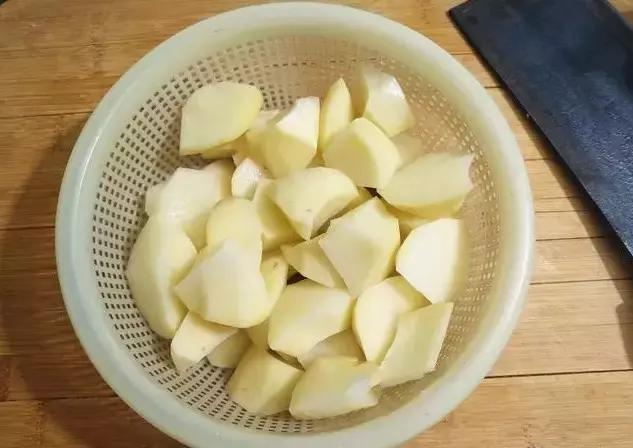 鸭肉炖土豆做法,鸭肉炖土豆做法大全(土豆炖鸭做法) 鸭肉炖土豆做法,鸭肉炖土豆做法大全(土豆炖鸭做法)