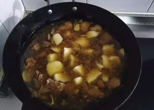 鸭肉炖土豆做法,鸭肉炖土豆做法大全(土豆炖鸭做法) 鸭肉炖土豆做法,鸭肉炖土豆做法大全(土豆炖鸭做法)