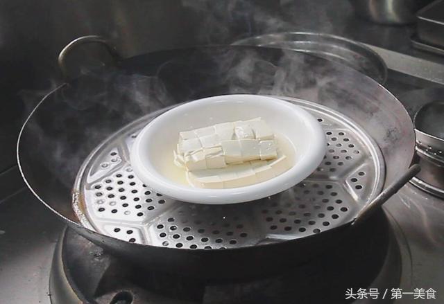 老豆腐怎么做好吃，老豆腐要怎么弄才最好吃（做出来的豆腐酱香浓郁）