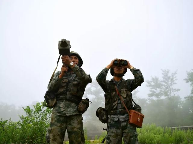 铁t是什么意思，中年铁t是什么意思（主战坦克、步战车这些“大块头”装备如何“坐火车”）