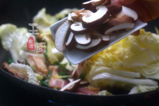 粉丝熬白菜怎么做，粉丝煮白菜怎么做好吃（两天不做孩子就闹着要吃）