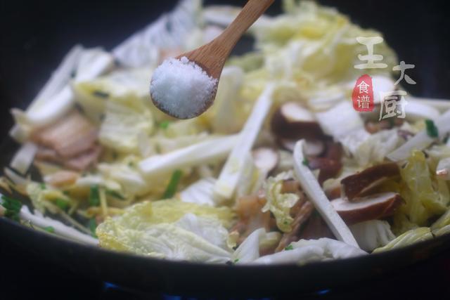 粉丝熬白菜怎么做，粉丝煮白菜怎么做好吃（两天不做孩子就闹着要吃）
