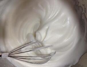 圖片[8]-戚風蛋糕卷的做法 松軟香甜  大人小孩超愛吃-起舞食譜網