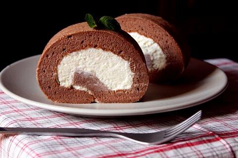 戚风蛋糕卷的做法 松软香甜  大人小孩超爱吃-起舞食谱网