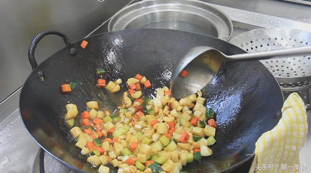 花生怎么炒好吃，炒花生怎么炒才好吃（炒出来清脆爽口）