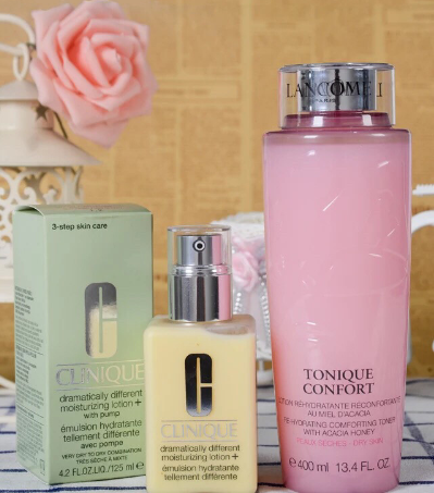 兰蔻大粉水分几种版本，兰蔻大粉水真的能跟倩碧黄油成为一对CP吗