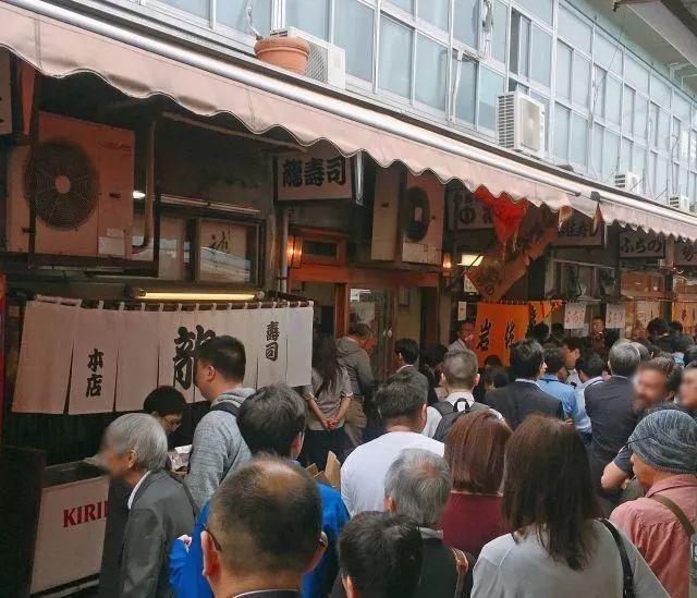 吉野家是哪个国家的，吉野家是哪个国家的快餐（83年的日本筑地市场今关闭）