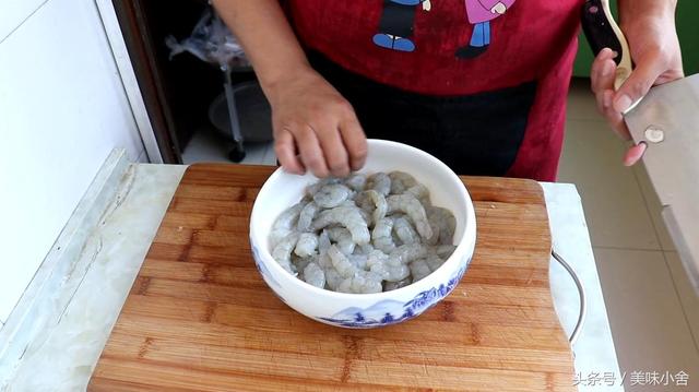 虾滑的美味做法，虾滑怎样做好吃美味（教你在家做虾滑）