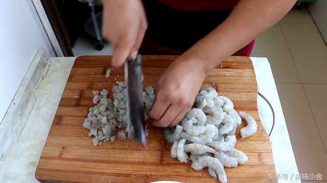 虾滑的美味做法，虾滑怎样做好吃美味（教你在家做虾滑）