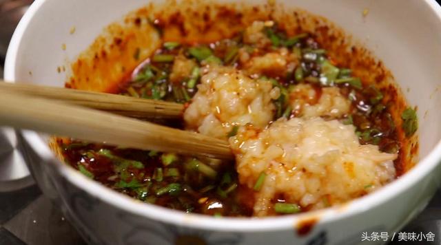 虾滑的美味做法，虾滑怎样做好吃美味（教你在家做虾滑）