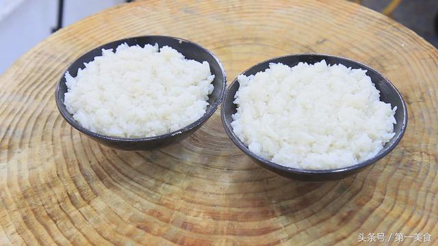 电饭锅怎么做糯米饭，电饭锅糯米饭的做法（大厨讲解糯米甜饭的老式做法）