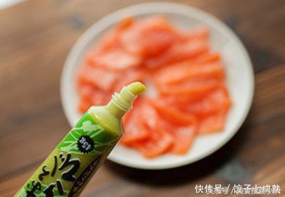 芥末是从哪里提炼出来的，芥末是怎么制成的芥末是从哪儿来的（芥末是用什么做出来的）