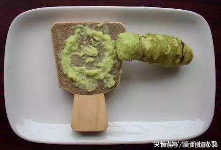 芥末是从哪里提炼出来的，芥末是怎么制成的芥末是从哪儿来的（芥末是用什么做出来的）