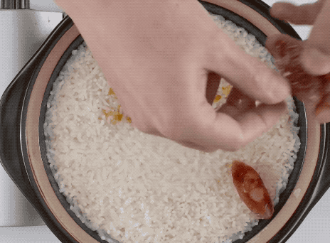 煲仔饭酱汁怎么调，煲仔饭酱汁配方（广东人都不一定会的煲仔饭）