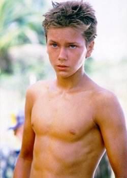 泰坦尼克号主人公，泰坦尼克号剧情概述（《泰坦尼克号》男主角本不是莱昂纳多）