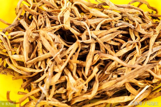 新鲜黄花菜有毒吗，新鲜黄花菜有毒吗可以吃吗（吃鲜黄花菜？要当心中毒）