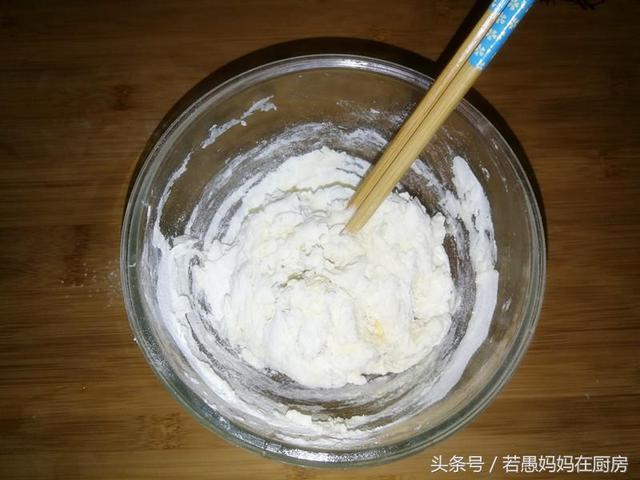 膨松剂炸油条配方，炸油条怎么膨松（早餐吃油条不用出去买）