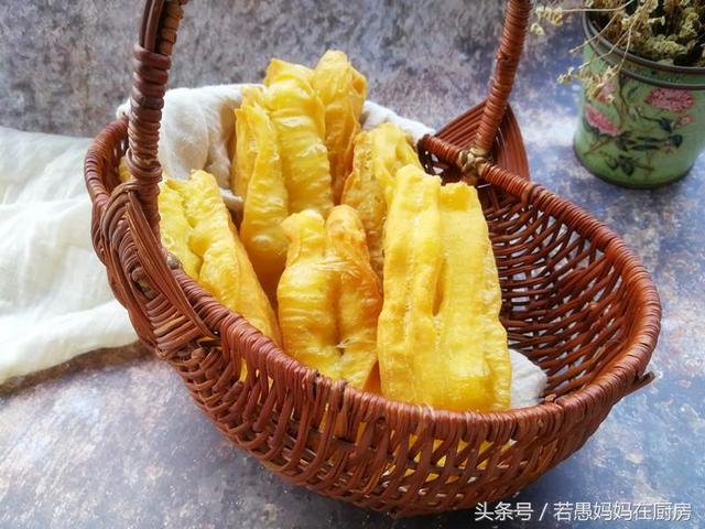 膨松剂炸油条配方，炸油条怎么膨松（早餐吃油条不用出去买）