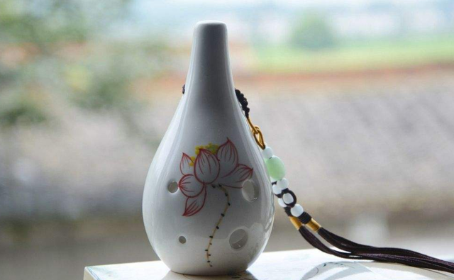 哪些乐器简单好学，自学哪种乐器最简单（学起来非常方便又很常见）