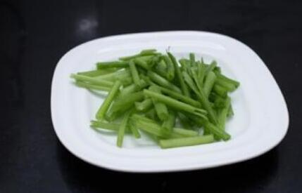 图片[6]-【素炒南瓜藤】做法步骤图 比吃肉还香 市场才1块钱1斤-起舞食谱网