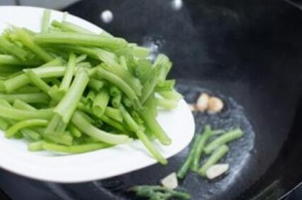 图片[8]-【素炒南瓜藤】做法步骤图 比吃肉还香 市场才1块钱1斤-起舞食谱网