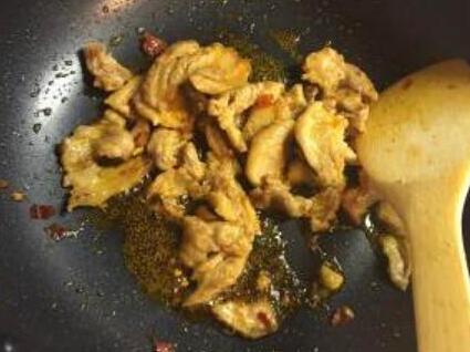 圖片[4]-【青辣椒炒五花肉】做法步驟圖 又香又嫩滑 一口氣吃3碗白干飯-起舞食譜網