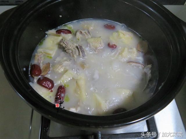 榴莲煲鸡的大忌，榴莲煲鸡汤的做法（是用高压锅还是砂锅）