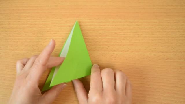 如何用纸折纸伞，怎么用纸折伞（如何折纸可爱的小雨伞）