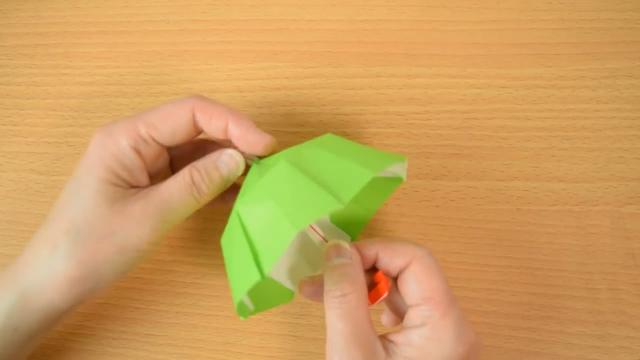 如何用纸折纸伞，怎么用纸折伞（如何折纸可爱的小雨伞）