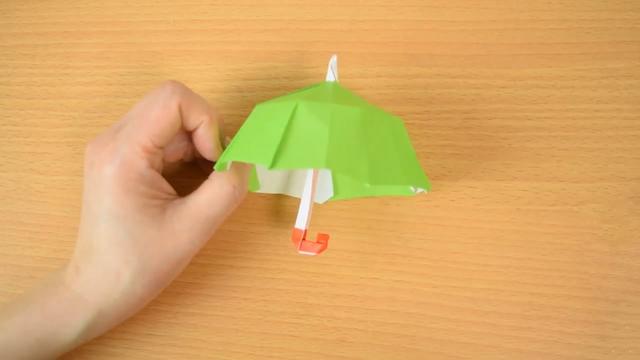 如何用纸折纸伞，怎么用纸折伞（如何折纸可爱的小雨伞）
