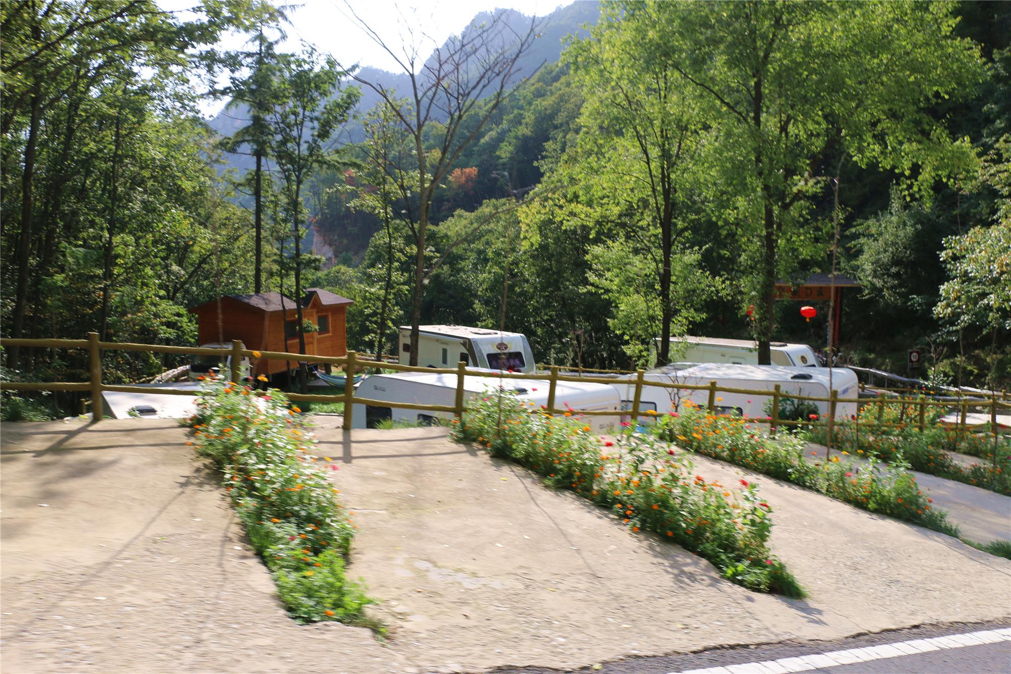 老界岭木屋能住几个人(避暑养生地) 