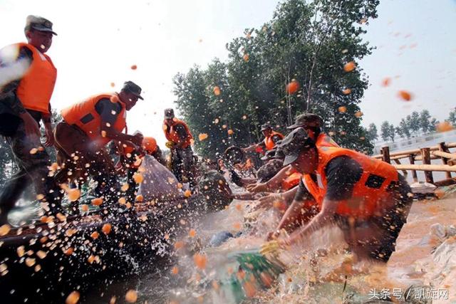 正团级转业到地方级别，正团级转业是什么级别是（军官降职安置的困境与出路）