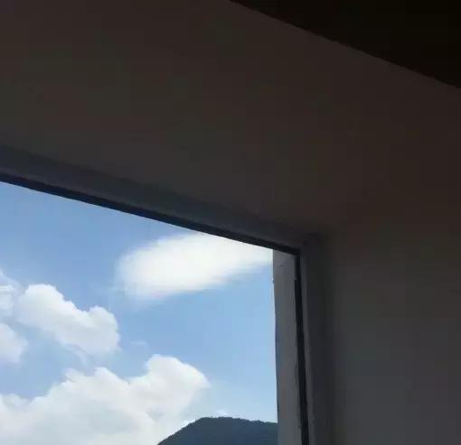 qq空间背景怎么设置，qq空间背景怎么弄（朋友圈背景图，qq空间封面图）